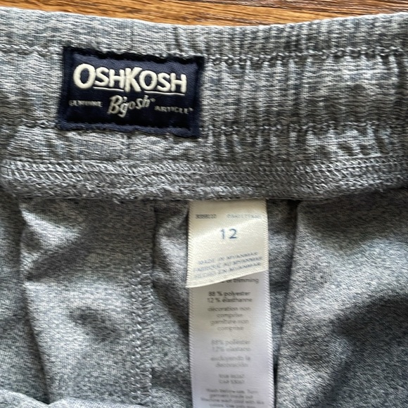 4 Oshkosh Bosh athletic shorts - Picture 6 of 6